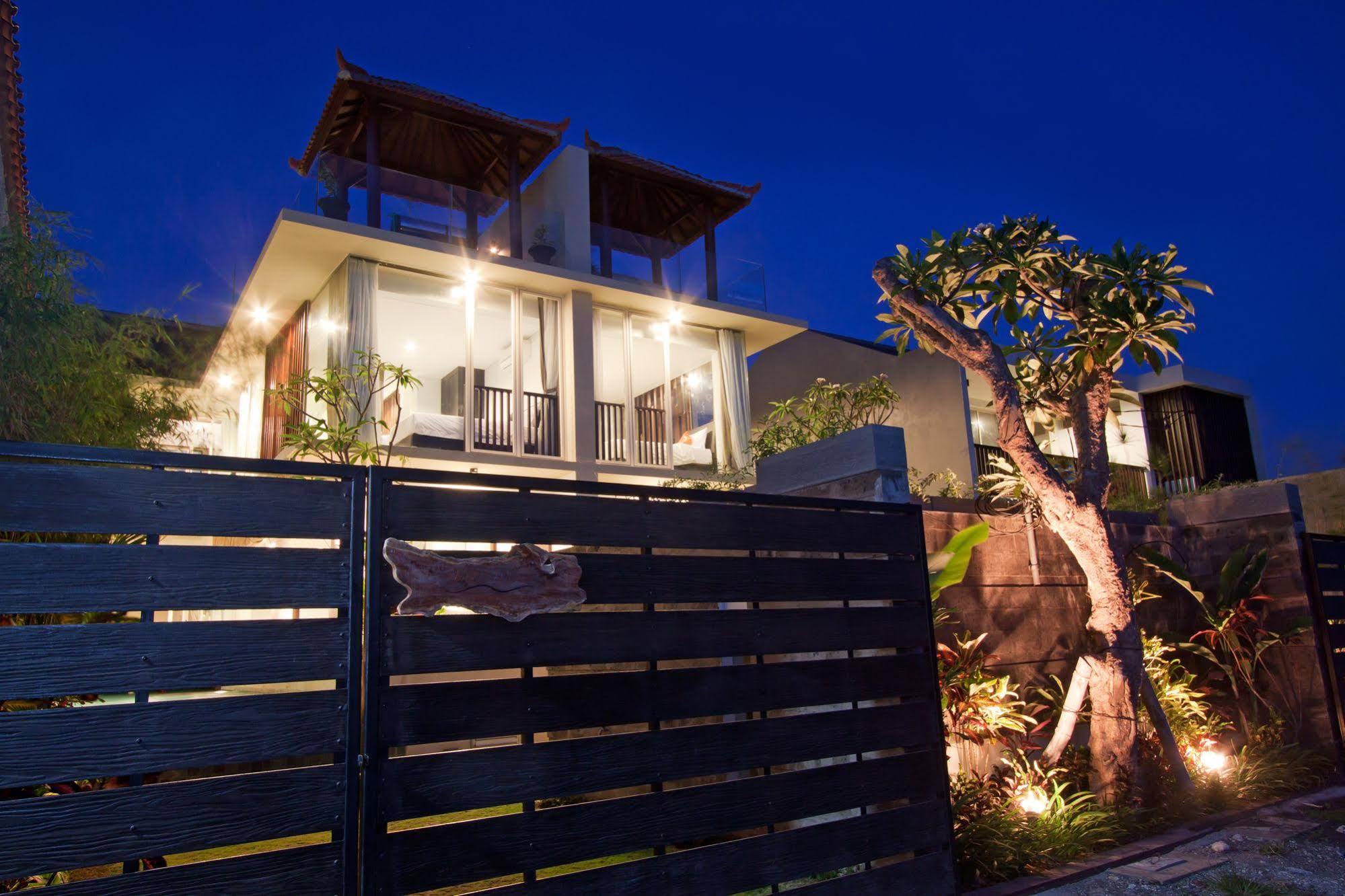 Grace And Milena Guesthouse Kuta Lombok Exterior foto